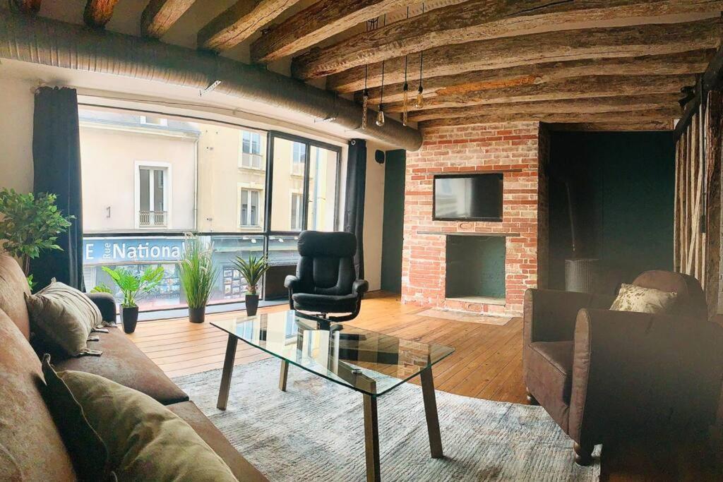 Grand Appartement Charme Ancien Et Confort Le Mans Exteriör bild